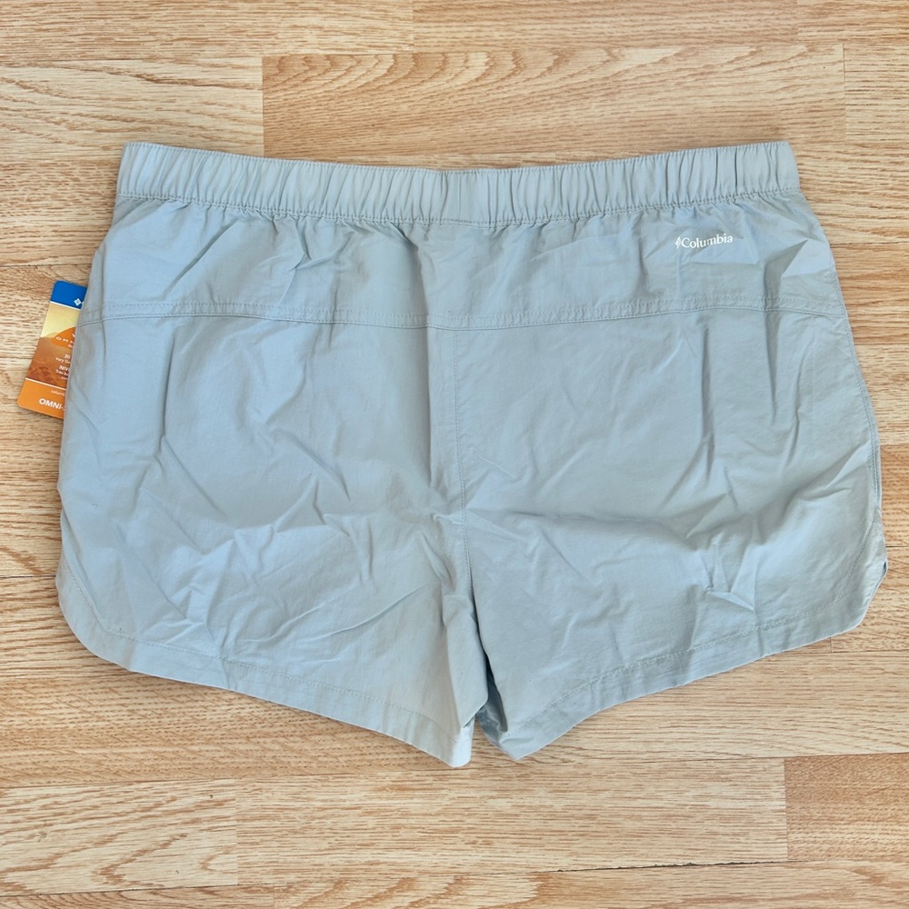 NWT Columbia Light Blue Blossom Bay 4” Athletic Woven Shorts Large